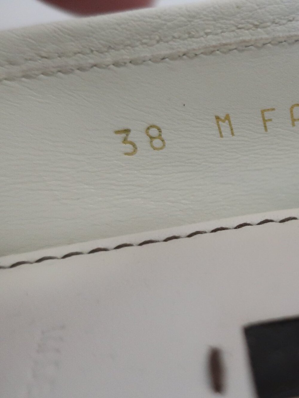 Women Louis Vuitton Ivory Pebbled Leather Flats W/Metal LV Logo 38 EUR/US 8 - Picture 10 of 10